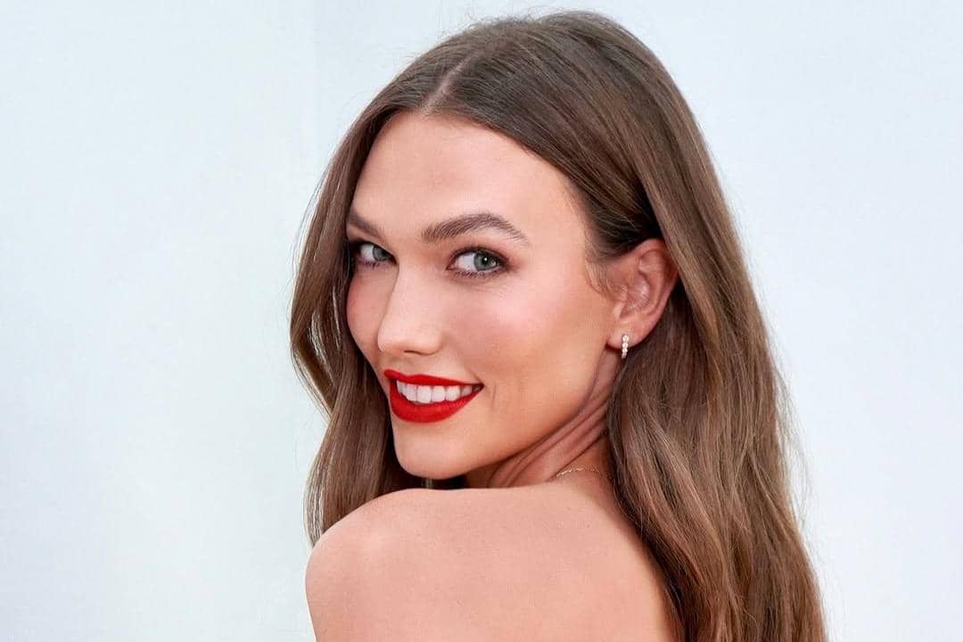 Beauty Look Para Seleb yang Hadir di Pernikahan Taylor Swift & Travis Kelce