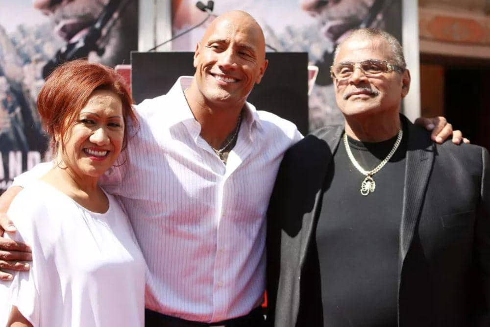 Dwayne Johnson dan orang tuanya