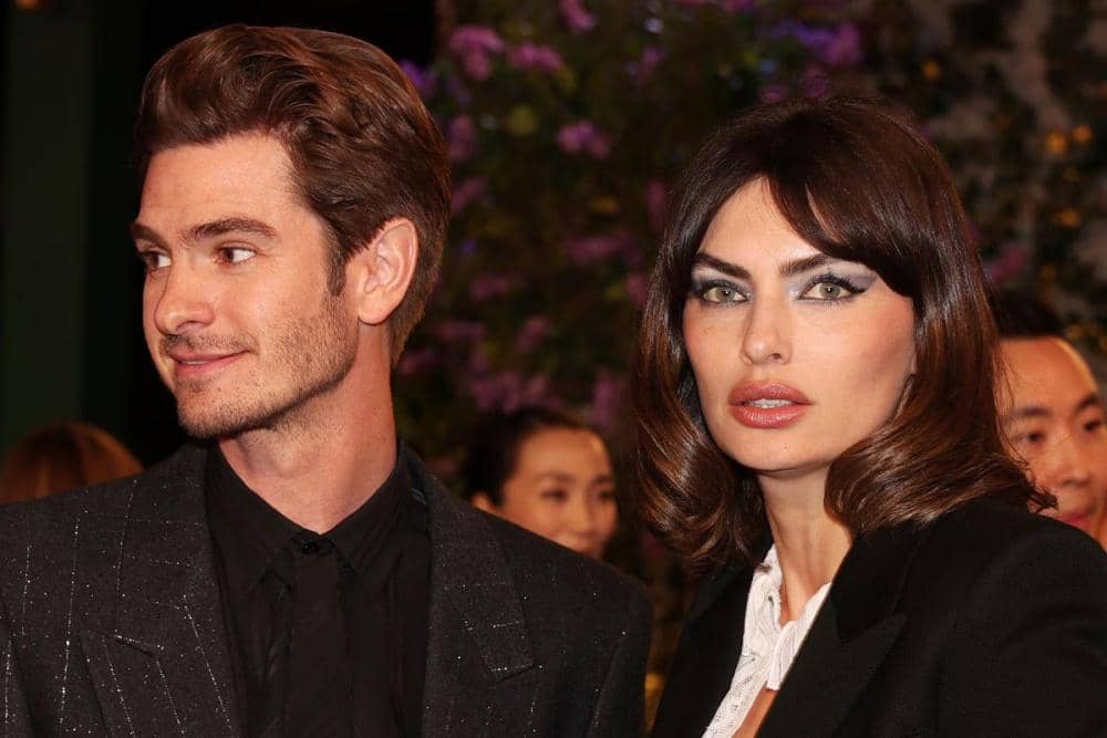 rs_1200x1200-220228041426-1200-andrew-garfield-alyssa-miller-2-022822-ezgif.com-avif-to-jpg-converter.jpg