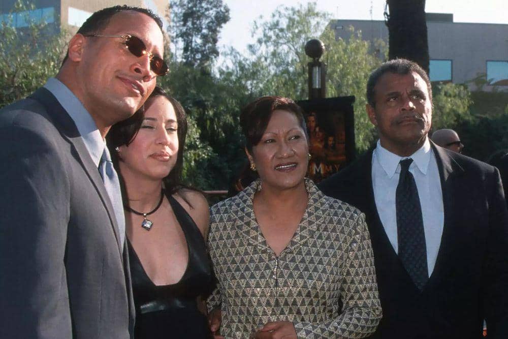 Dwayne Johnson dan keluarga