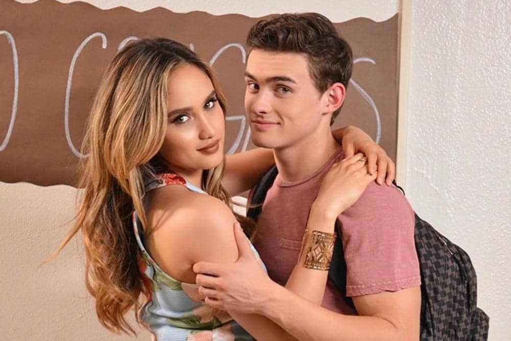 5 Fakta Persahabatan Cinta Laura dan Michael Johnston, Berteman Lama!