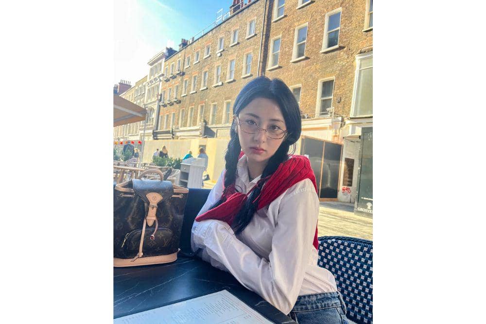 Huh Yunjin LE SSERAFIM