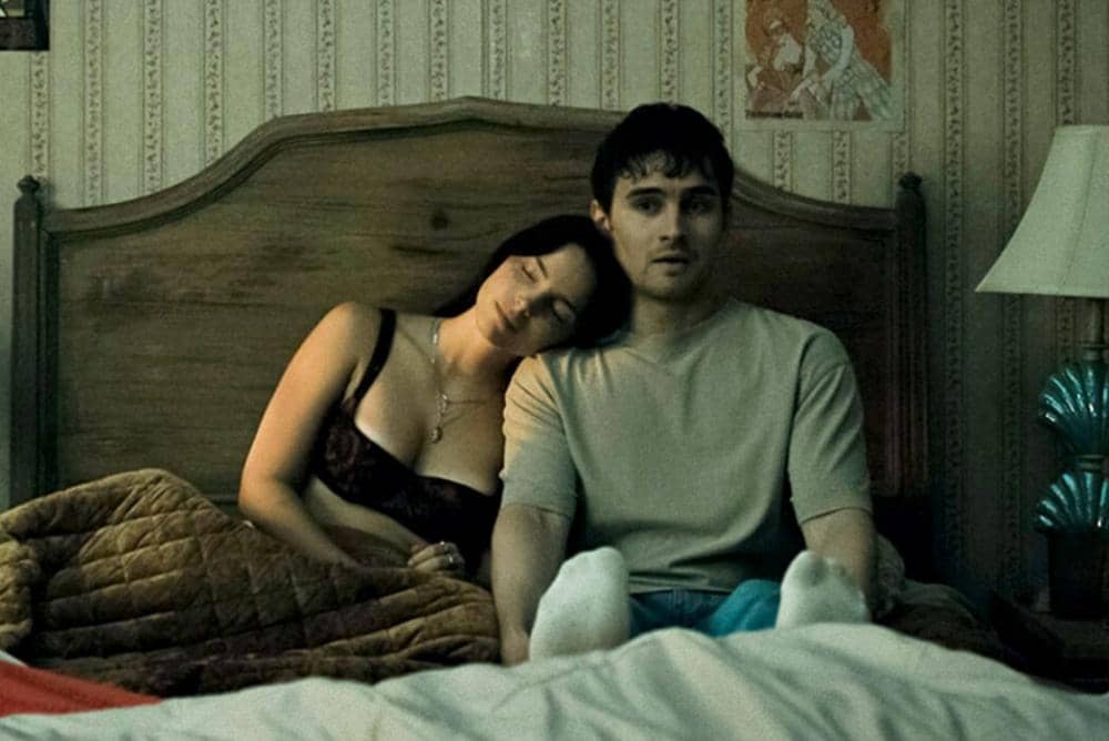 5 Pelajaran Cinta dari Film 'Obsession', Sayang Berubah Jadi Teror!