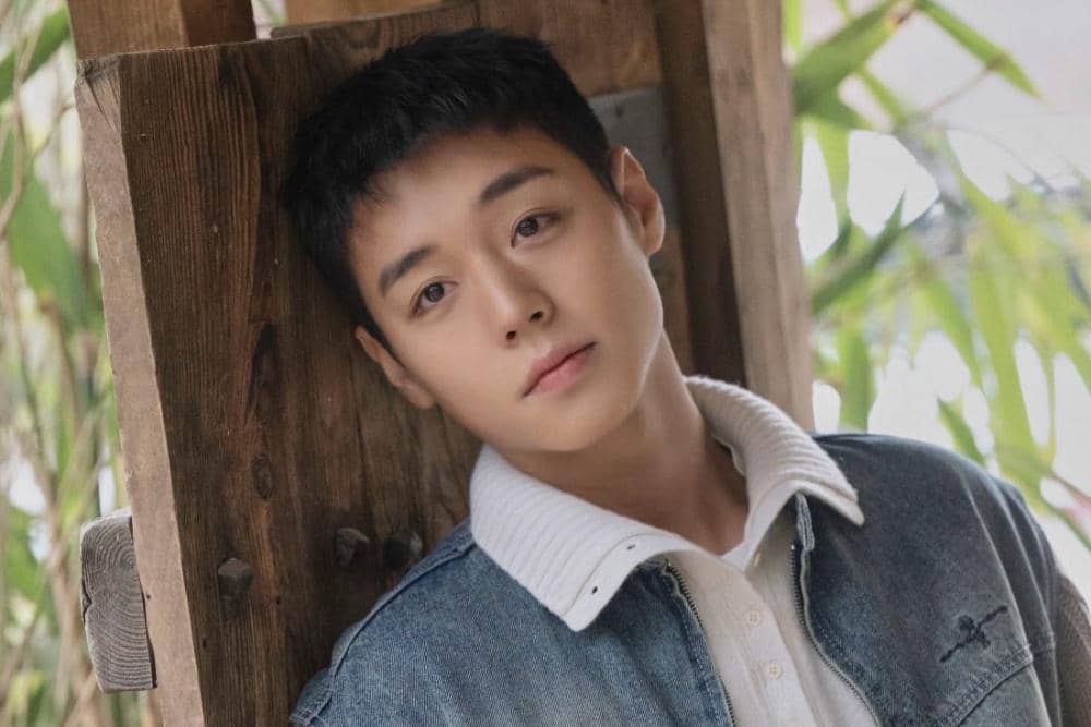 5 Fakta Keluarga Park Ji Hoon, Belikan Ayahnya Mobil!