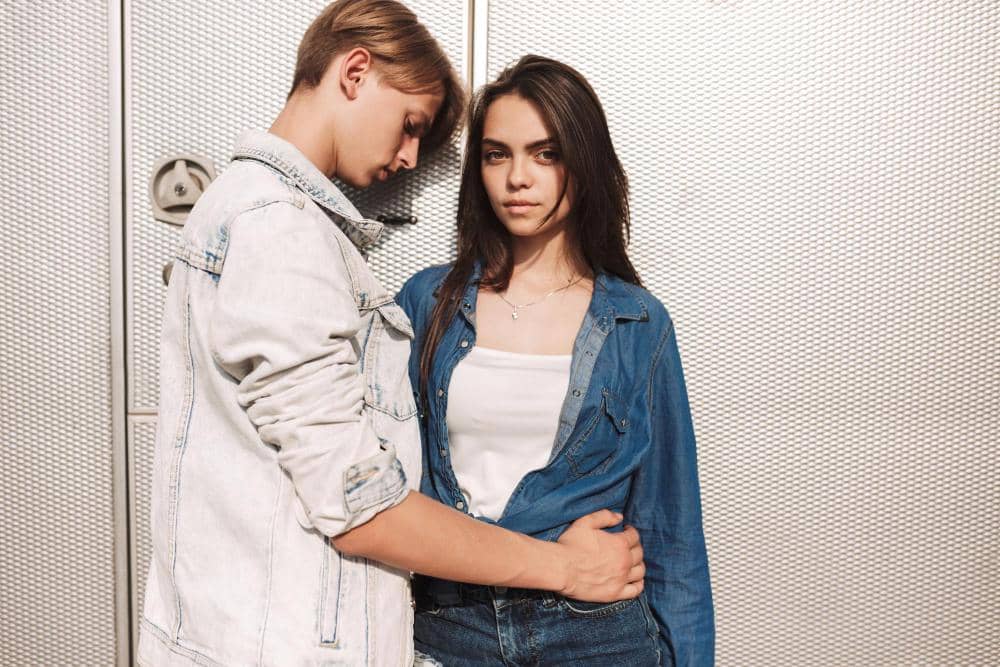 5 Tanda Pasangan Tidak Serius yang Perlu Kamu Sadari