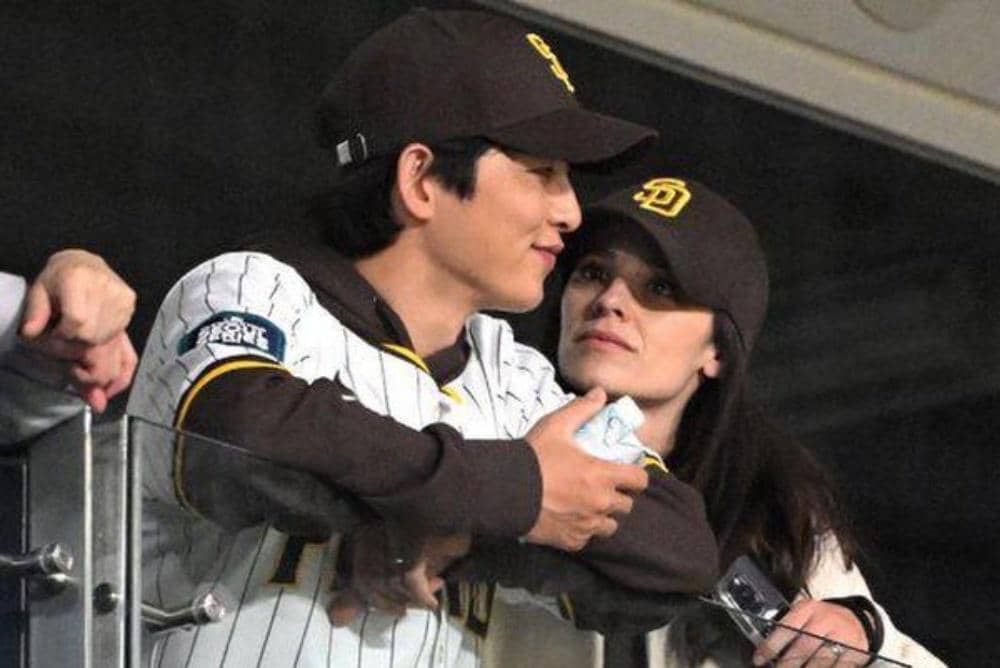 Kisah Cinta Song Joong Ki dan Katy Louise