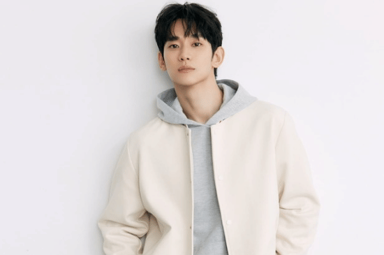 Kim Soo Hyun Resmi Kembali ke Dunia Hiburan