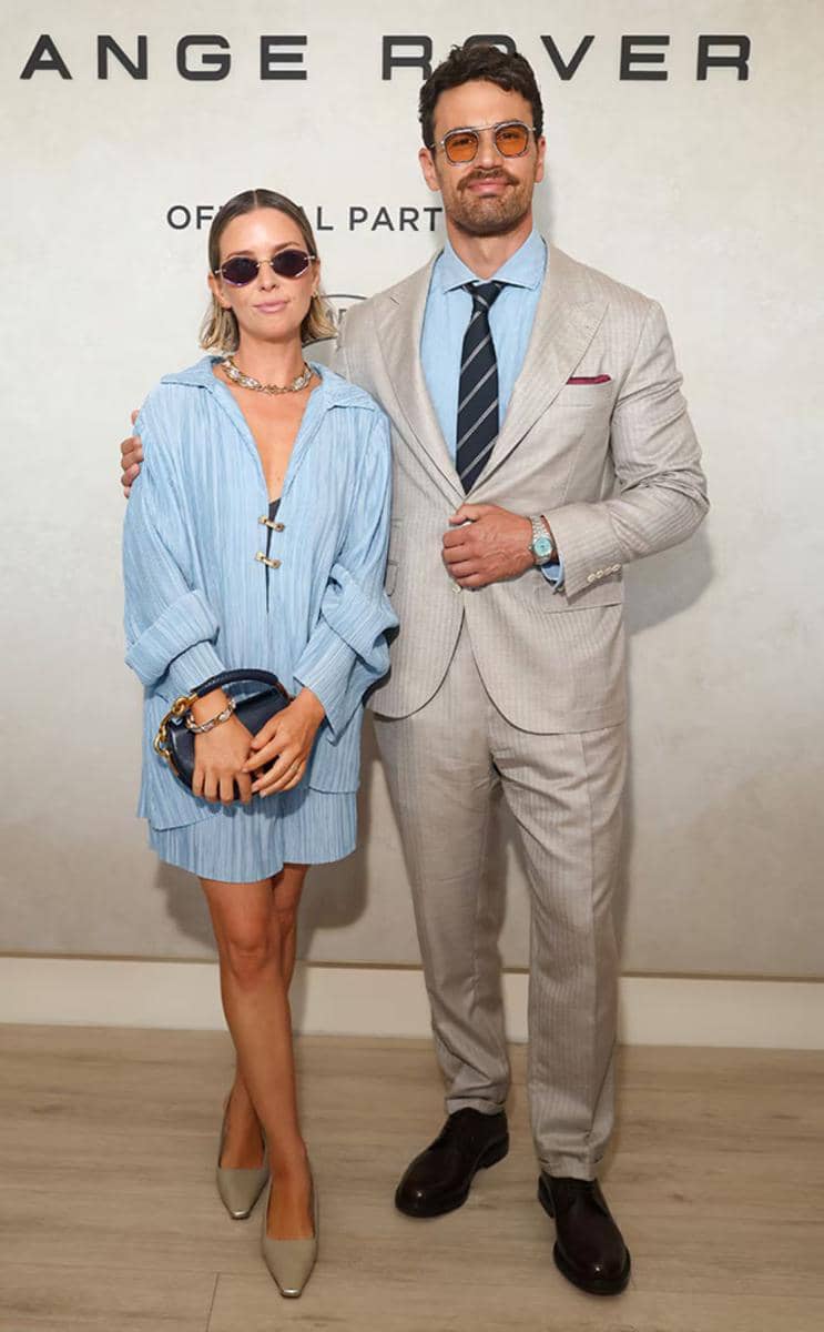 Theo James dan Ruth Kearney