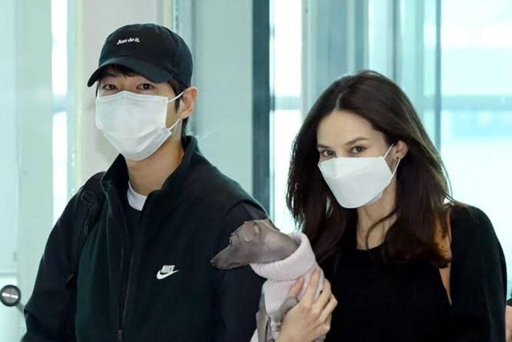 Kisah Cinta Song Joong Ki dan Katy Louise