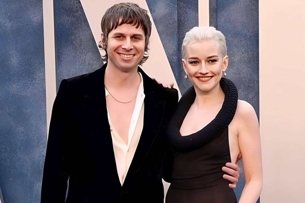 Julia Garner dan Mark Foster Dikabarkan Cerai, Ini 5 Faktanya!