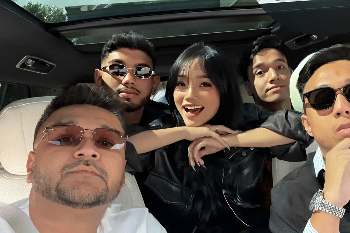 Fakta Hubungan Fuji dan Rakin Khan