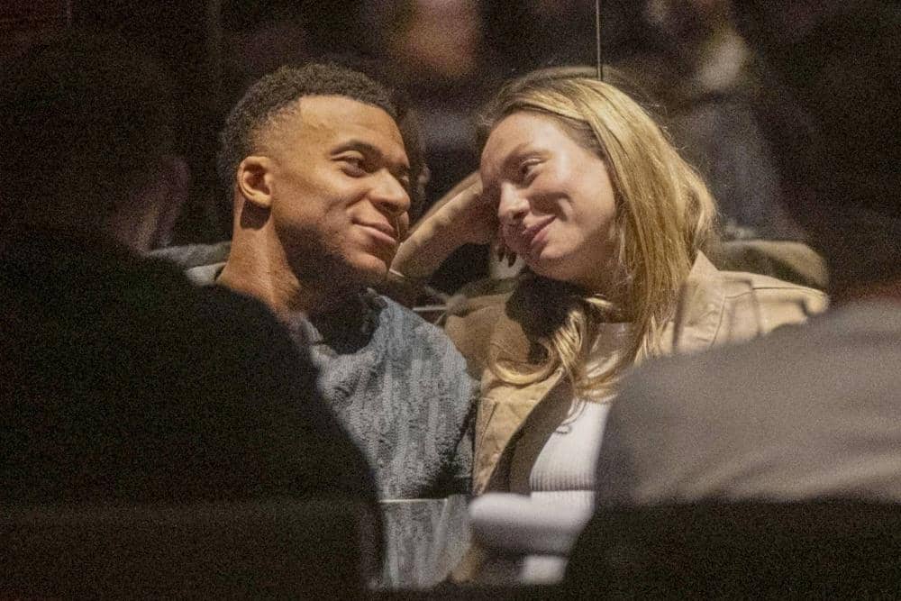 Kylian Mbappé dan Ester Expósito