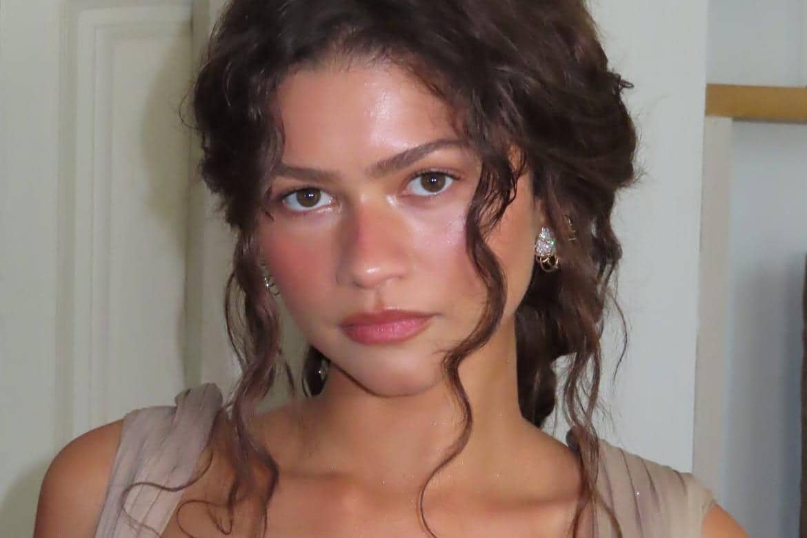 Tutorial Makeup a la Zendaya di Premier The Odyssey, Flawless!