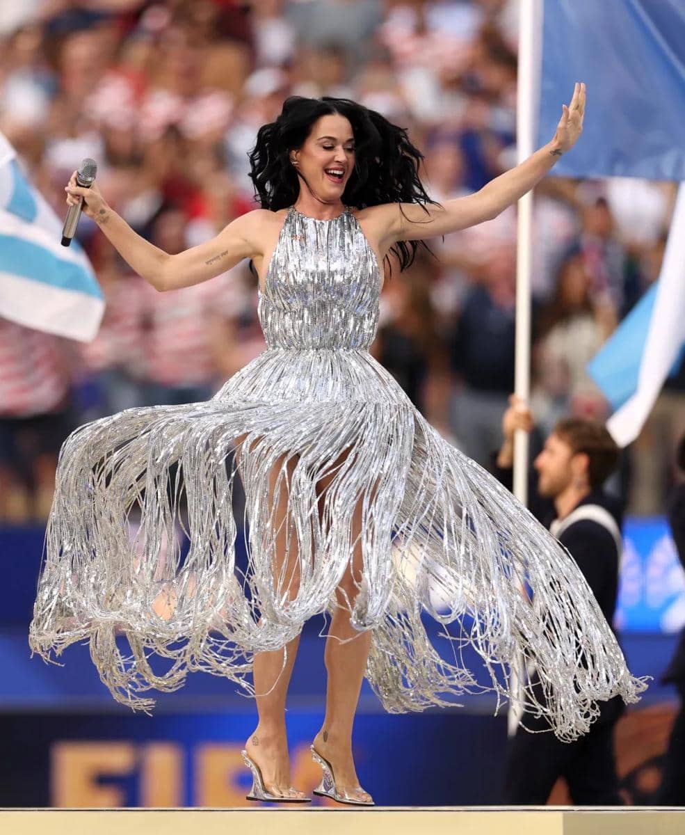 katy-perry-aquazzura-sea-wave-wedge-fifa-world-cup-2026.jpg