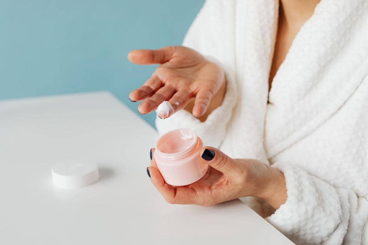 Penyebab Moisturizer Bikin Wajah Berminyak Formula yang kurang sesuai dengan tipe kulitmu