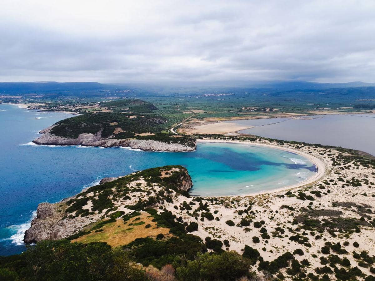 Potret Voidokilia Beach di Yunani