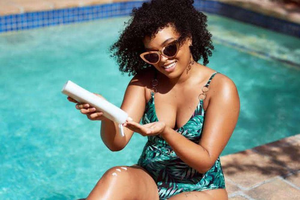Jangan lewatkan sunscreen dan membersihkan wajah 