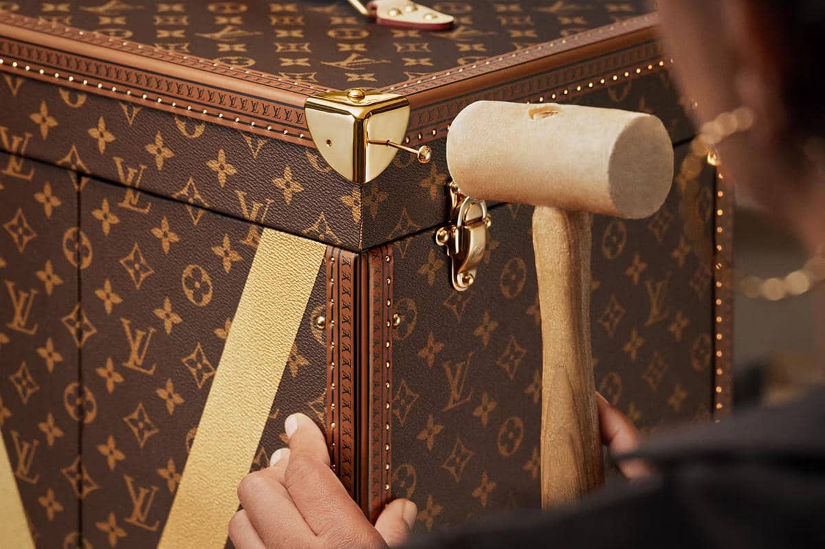 https___hypebeast.com_image_2026_07_15_louis-vuitton-fifa-world-cup-2026-bespoke-trophy-trunk-info-2.jpg