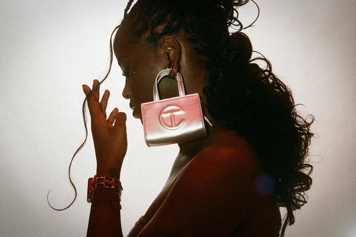 Tas Ikonis Telfar Kini Hadir dalam Versi Bag Charm, Makin Gemas!