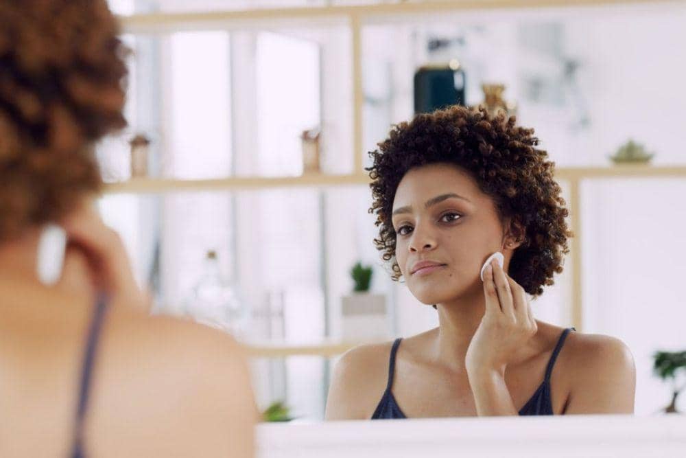 6 Tanda Toner Tidak Cocok di Wajah, Breakout hingga Berminyak