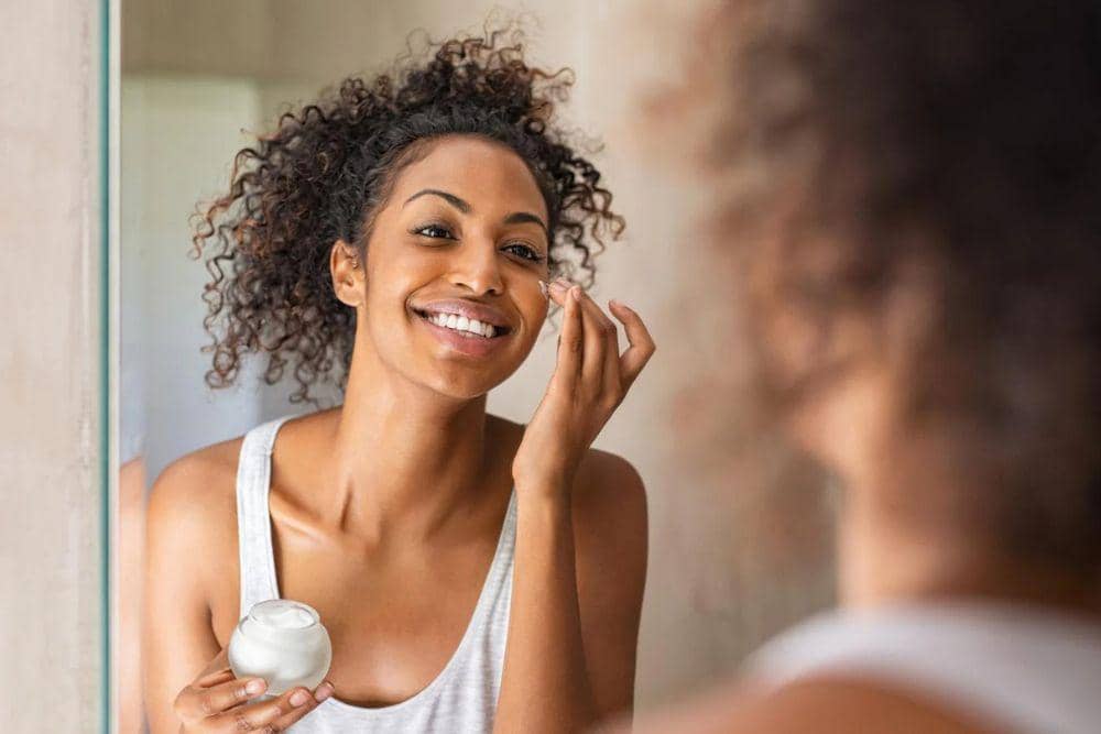 Skincare yang Wajib Dibawa Saat Traveling