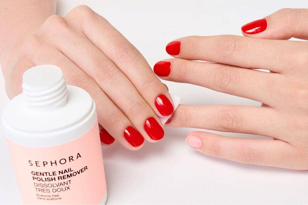 Gunakan nail polish remover yang lebih gentle 