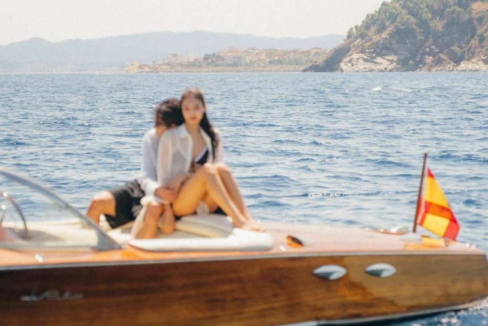 Lirik dan Makna Lagu Less Than A Lover Jennie