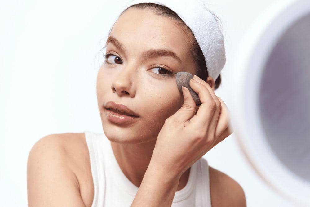 6 Penyebab Foundation Patchy, Bikin Makeup Rusak