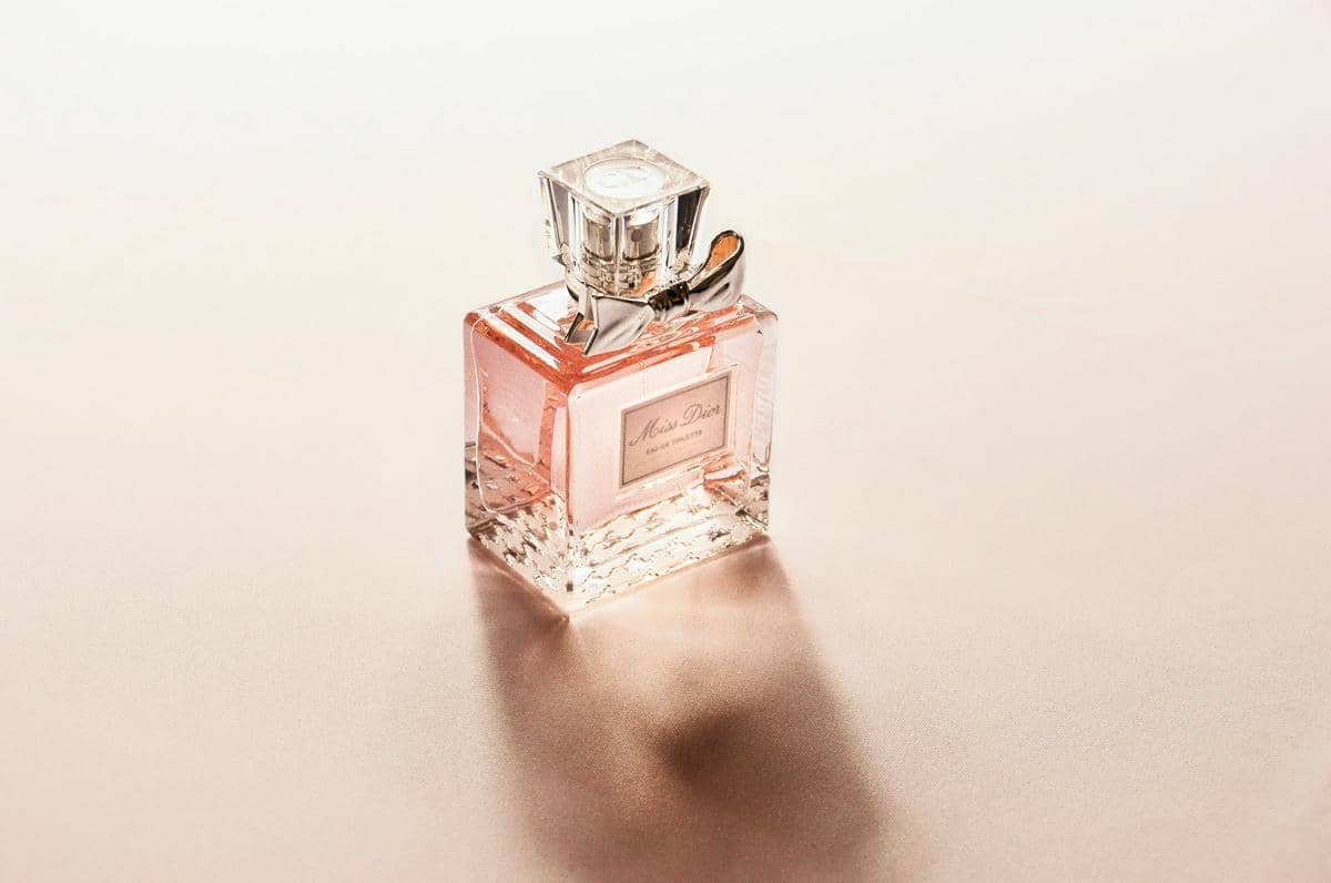 rekomendasi parfum unisex beraroma segar