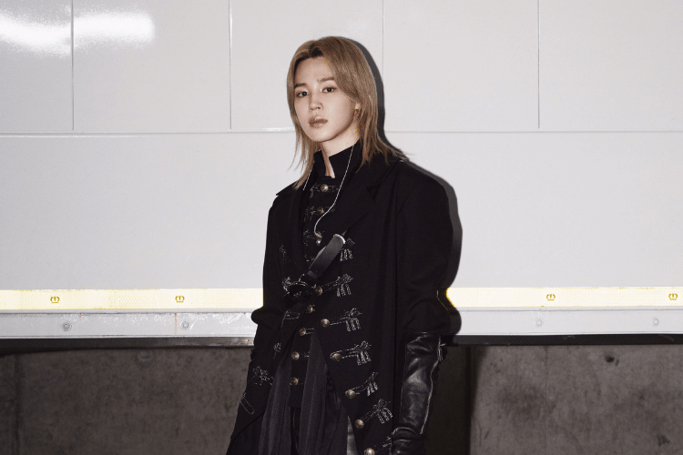 Gaya Jimin 'BTS' dengan Empat Look Dior di Konser Arirang Paris