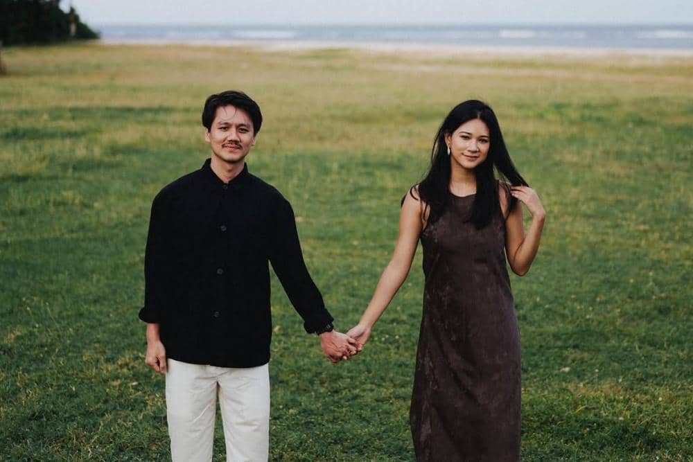 9 Potret Agnes Naomi Dilamar Kekasih di Tepi Pantai, Romantis Bak Film