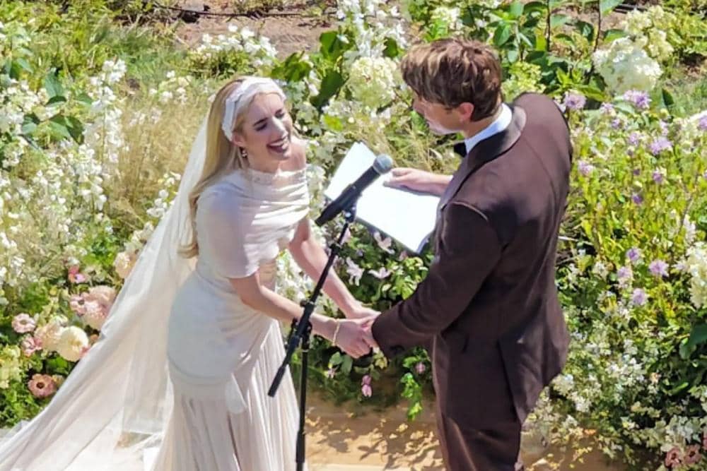 Emma Roberts dan Cody John Resmi Menikah