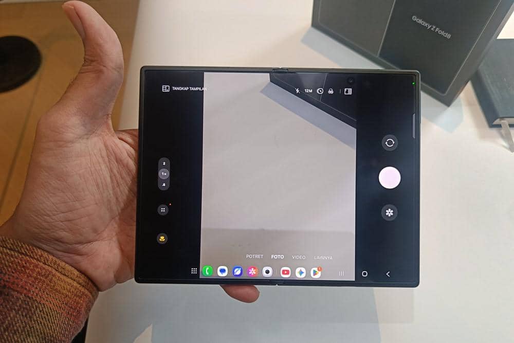 Samsung Galaxy Fold8 (4).jpeg