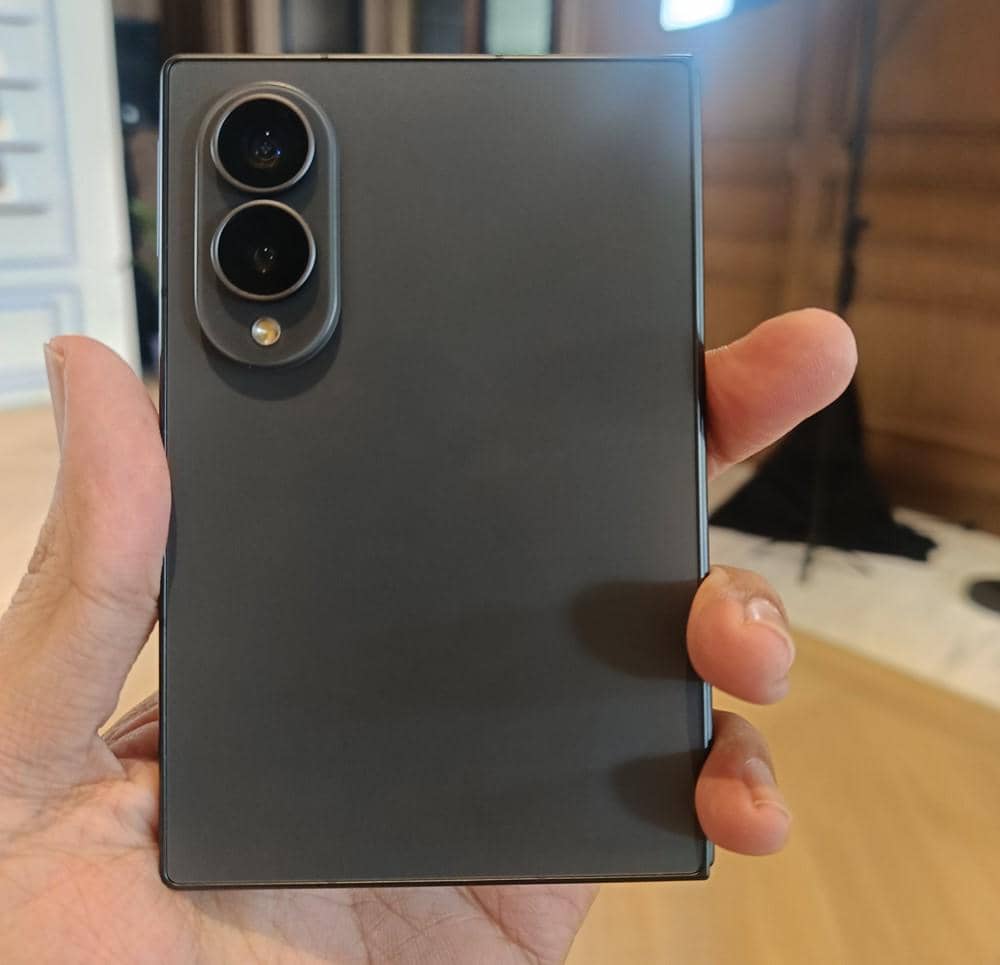 Samsung Galaxy Fold8 (5).jpeg