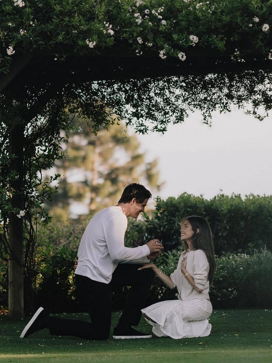 Madison Beer dan Justin Herbert Resmi Bertunangan