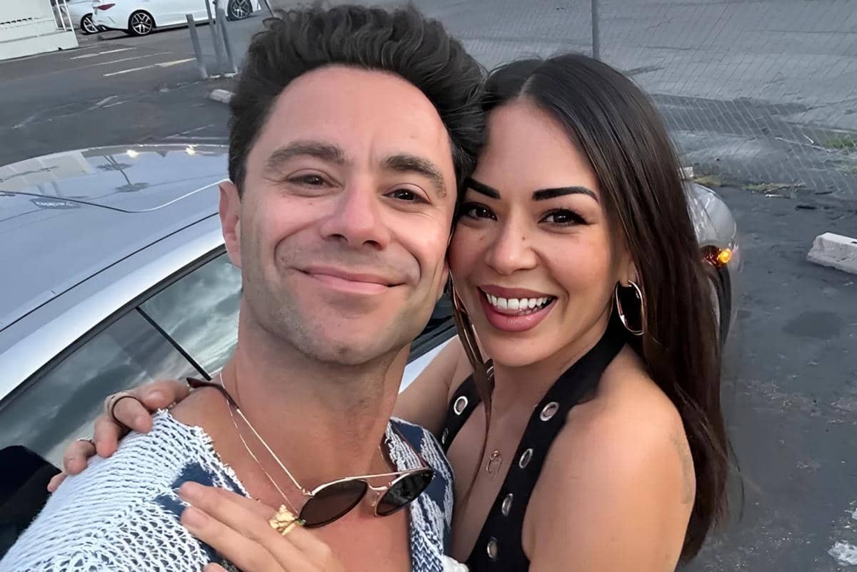 Janel Parrish dan Sasha Farber
