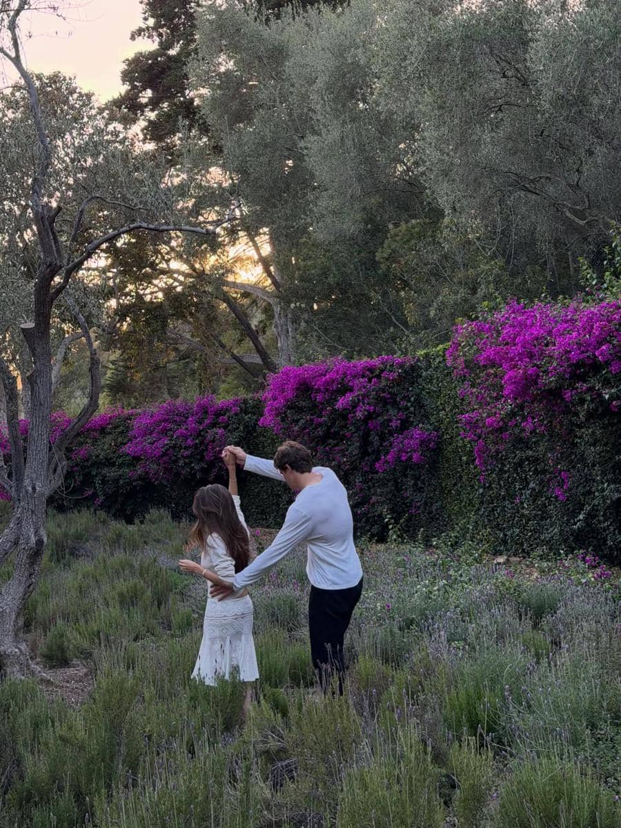 Madison Beer dan Justin Herbert Resmi Bertunangan