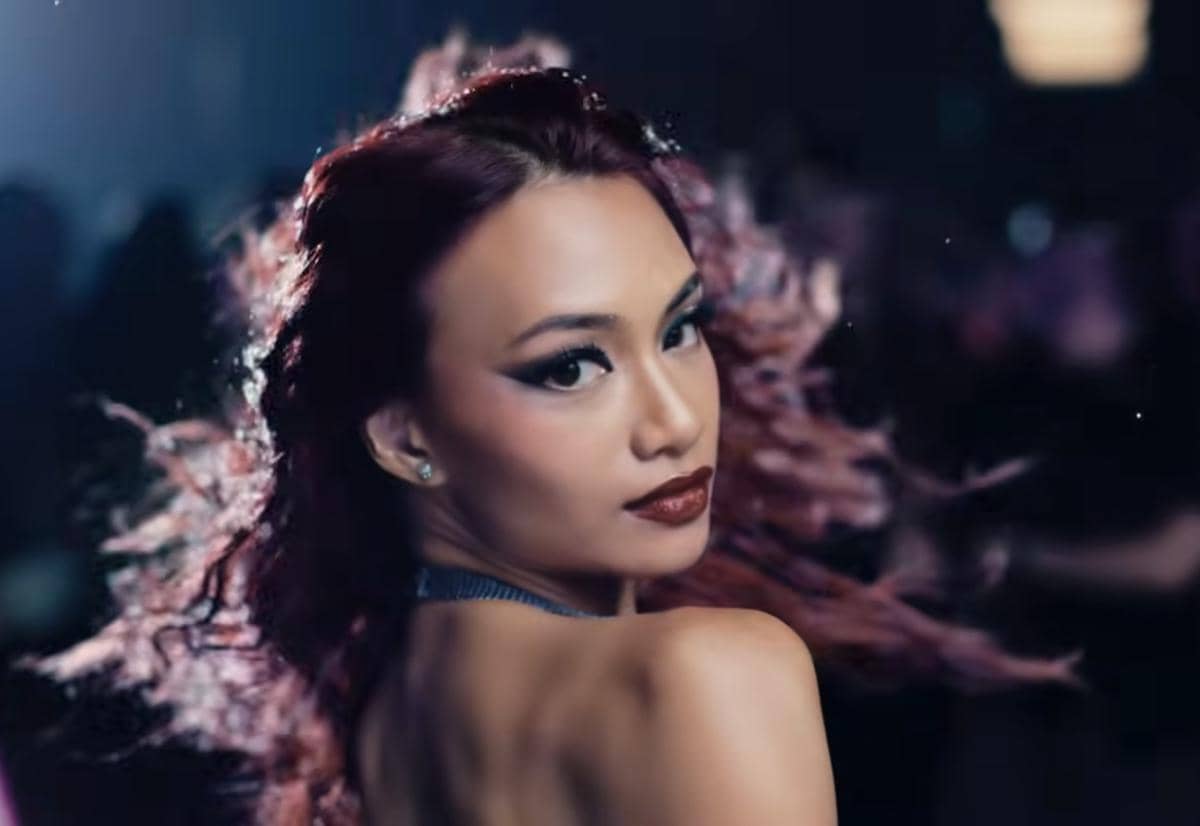 Gaya Makeup No Na di MV Honk, Jadi Inspirasi untuk Re-create