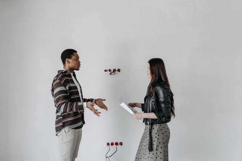 cara mempertahankan hubungan dengan pasangan yang sibuk