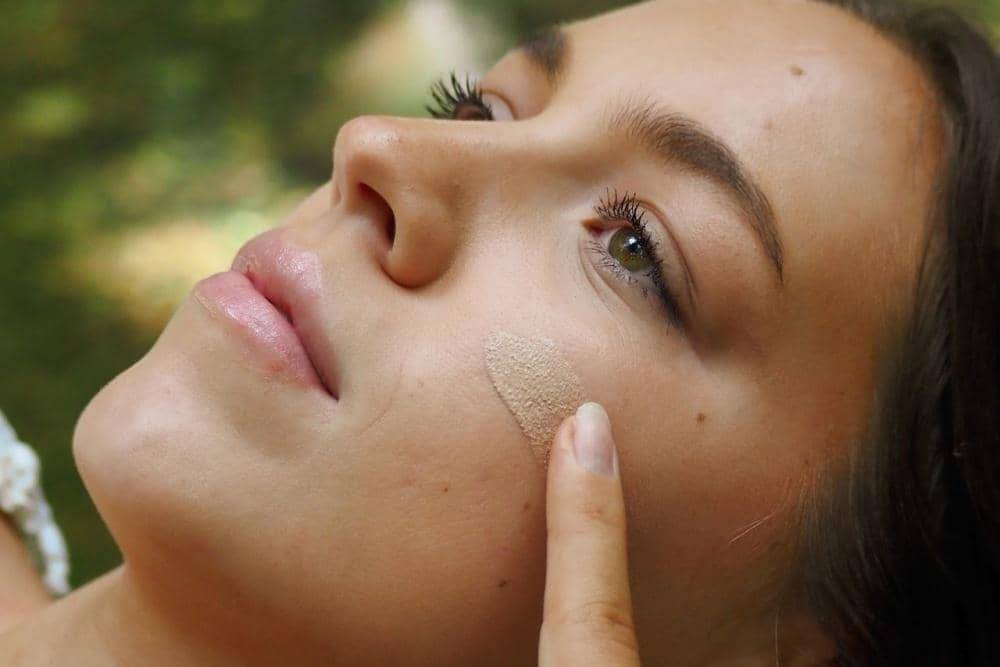Foundation Crack Padahal Kulit Sudah Lembap, Bisa Jadi ini 5 Penyebabnya!