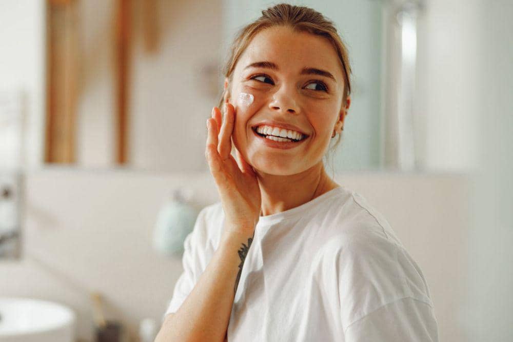 Urutan Skincare Malam agar Wajah Glowing