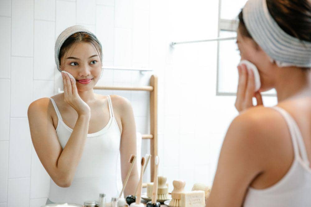 Urutan Skincare Malam agar Wajah Glowing