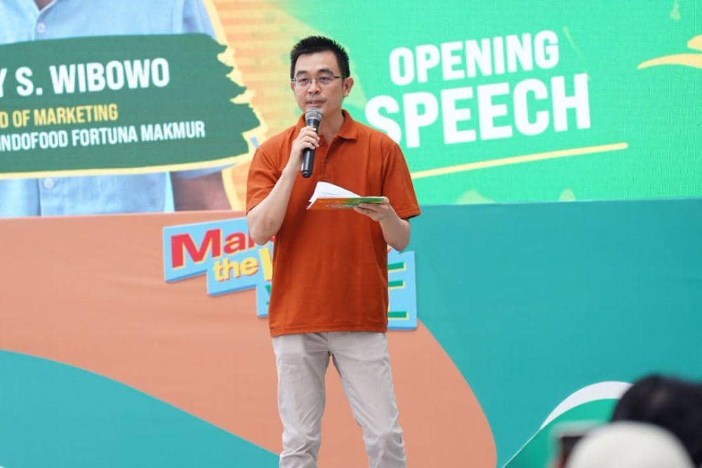 Harry Wibowo dari PT Indofood Fortuna Makmur menyampaikan sambutan pembuka di konferensi pers Chitato dan Chitato Lite.