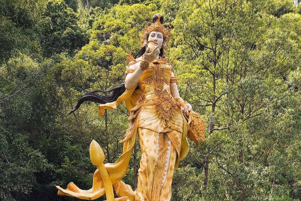 Dewi Danu