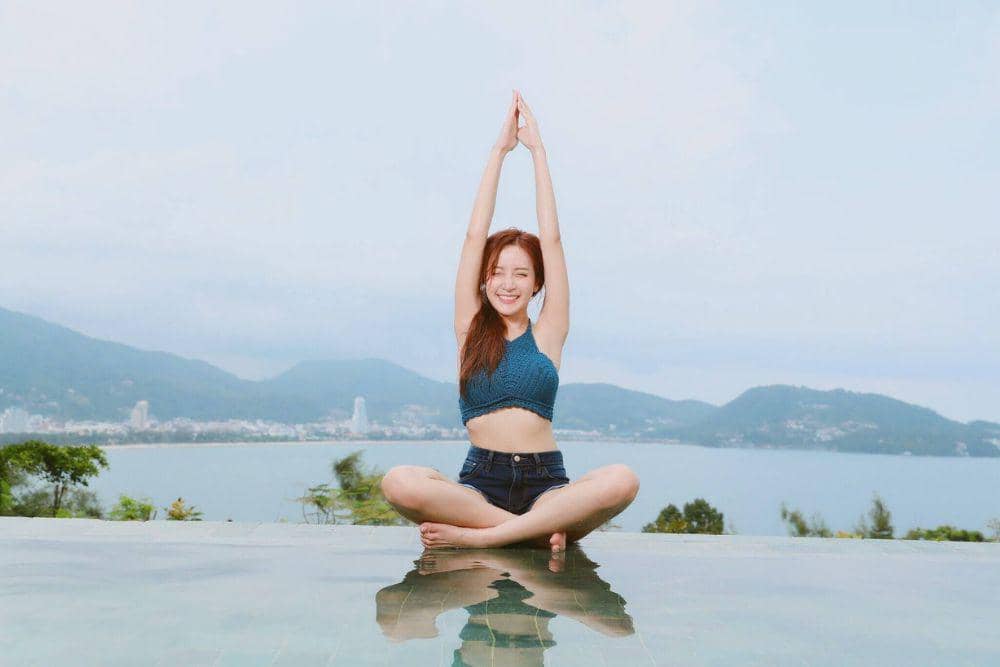 8 Pose Yoga untuk Kurangi Rasa Sakit Endometriosis