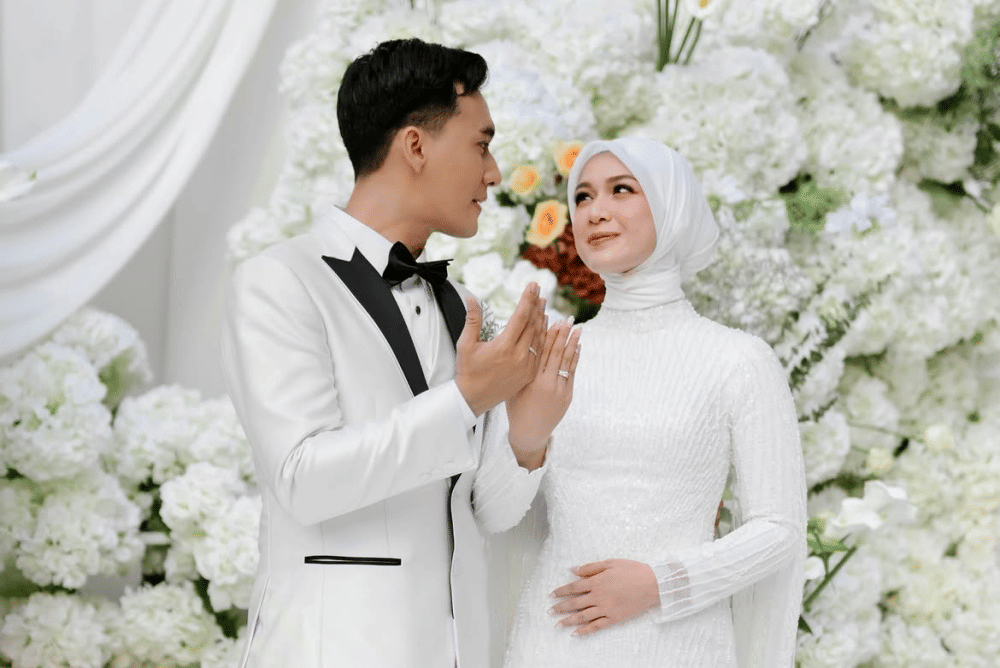 Pernikahan Dea Annisa dan Mazaki Ahmad