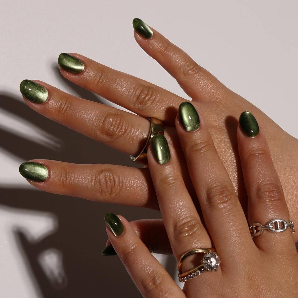 Nail art olive