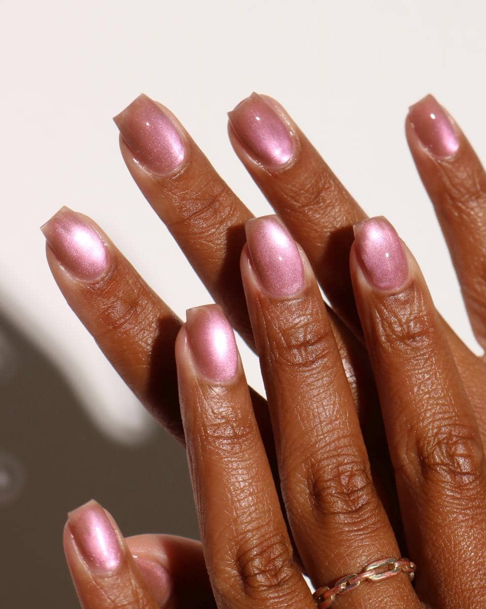 Nail art dusty pink