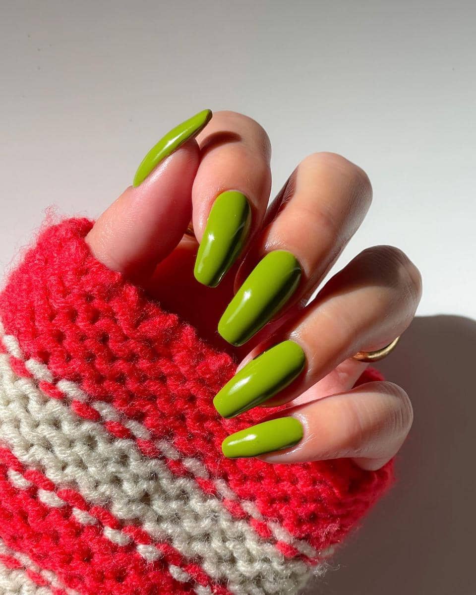Nail art olive