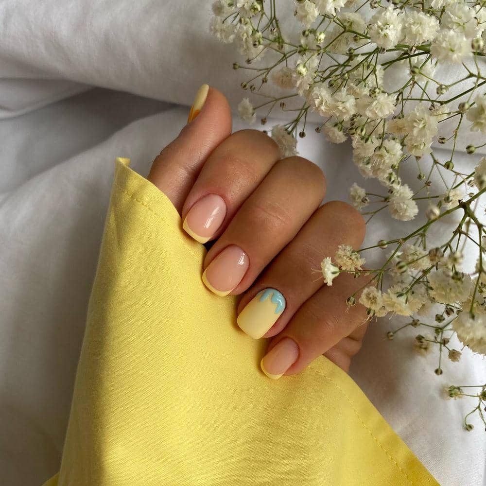 Inspirasi Nail Art Warna Butter Yellow yang Playful
